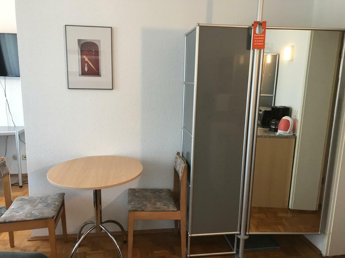 Apartmenthaus Zentrum Komfort Apartments Mit Minikuchen Verschiedener Grossen Kassel Exterior foto